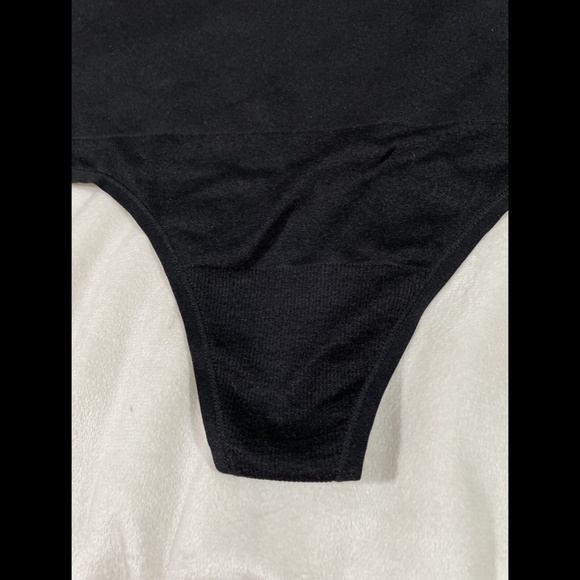 NWT Yummie Shapewear Seamless High Waist Thong‎ in Black [SZ M/L ] - Picture 7 of 11